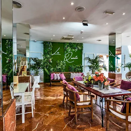 酒店 La Quinta Park 4*