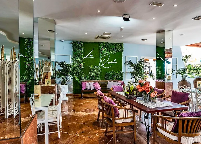 Szálloda La Quinta Park 4*